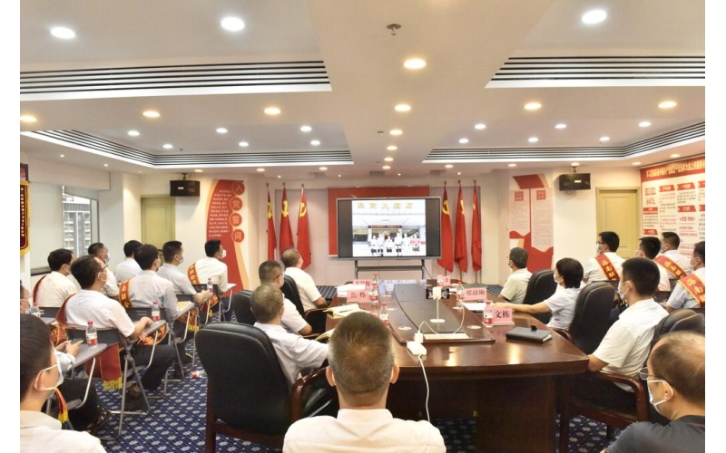 808钱包召开疫情防控志愿者表彰大会暨“身边的典型”宣讲会